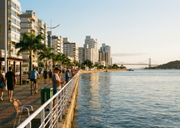 A cidade "vizinha" de Florianópolis para quem busca aluguel barato e alta qualidade de vida entre as 21 melhores do país