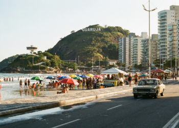 A “Pérola do Atlântico” surpreende ao unir 27 praias e um dos fortes mais antigos do Brasil