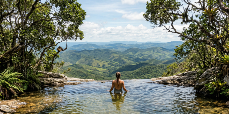 Uma serra que estoura encanta com a "Janela do Céu" para o infinito e conquista seus turistas com grutas de quartzito a 260 km do Rio