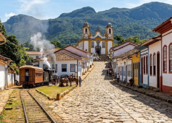 A vila histórica com ruas de pedra e 8 mil habitantes que virou o destino gastronômico nº 1 do mundo em 2026