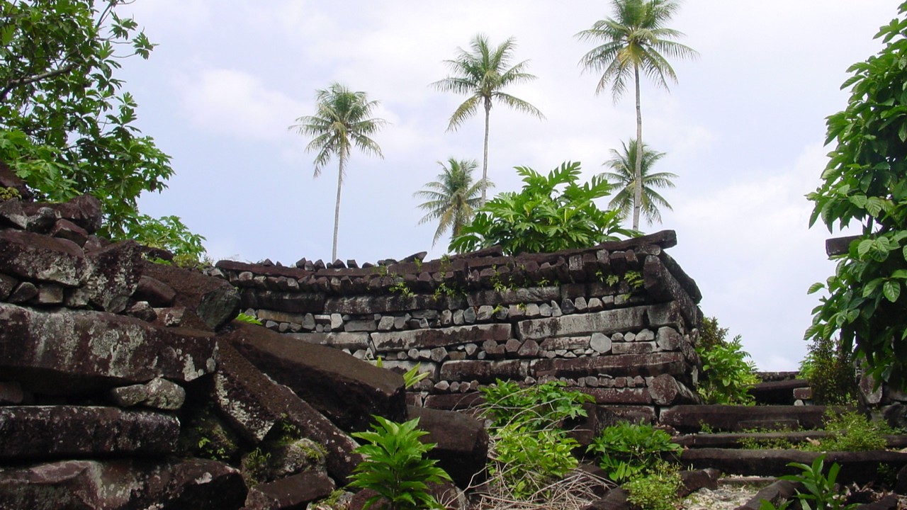 O enigma da cidade flutuante de 1.000 anos construída sobre 92 ilhas artificiais que ninguém sabe como foi erguida e tem lendas de dragões