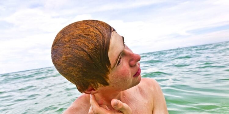 A sensação de ouvido entupido após nadar pode indicar algo além de água presa - Créditos: depositphotos.com / Hackman