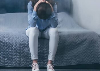 O chá que pode ajudar a controlar a ansiedade e melhorar o sono em períodos de estresse intenso