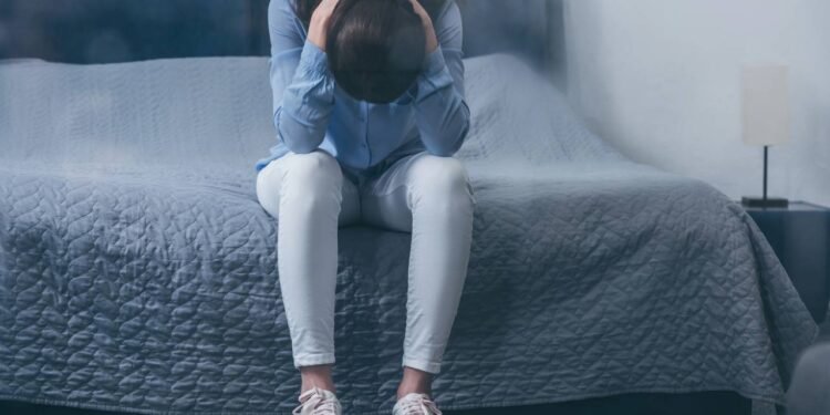 O chá que pode ajudar a controlar a ansiedade e melhorar o sono em períodos de estresse intenso