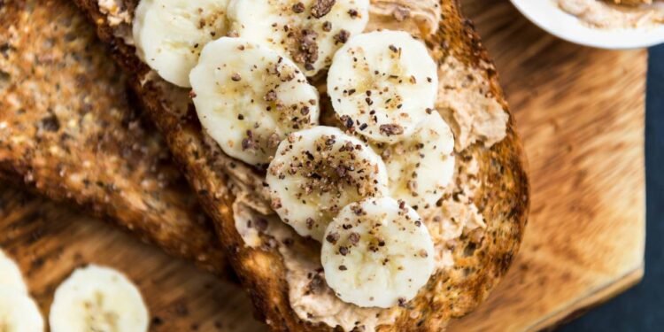 Um lanche equilibrado pré-treino precisa dar energia sem pesar - Créditos: depositphotos.com / MAnuta