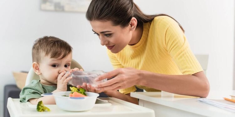 É verdade que beber água durante as refeições faz mal para a digestão