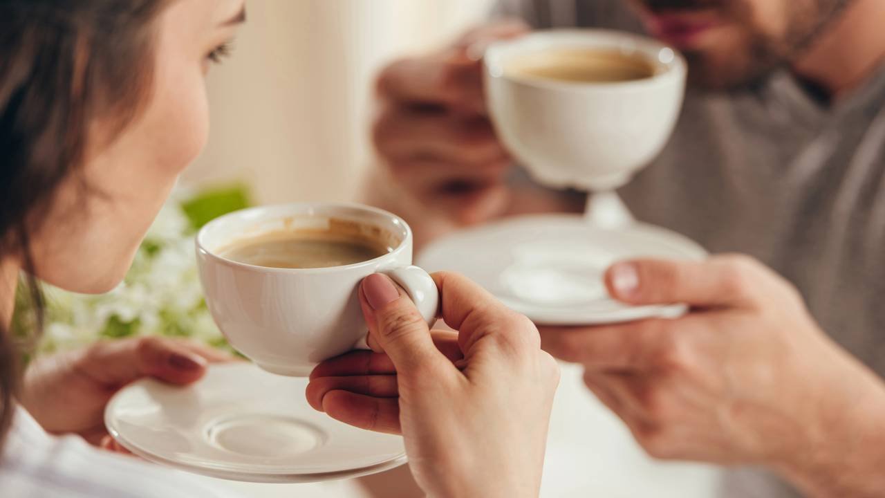 Se você bebe café todos os dias, pode ter menor risco de algumas doenças, segundo pesquisadores
