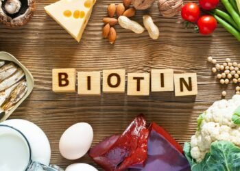 A vitamina mais importante para unhas fracas e queda de cabelo silenciosa