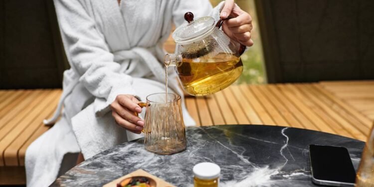 O chá calmante que ajuda a reduzir o estresse do dia a dia e melhorar a qualidade do sono naturalmente