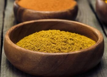 A pitada desse pó dourado na comida diária ajuda a desintoxicar o organismo e proteger as células