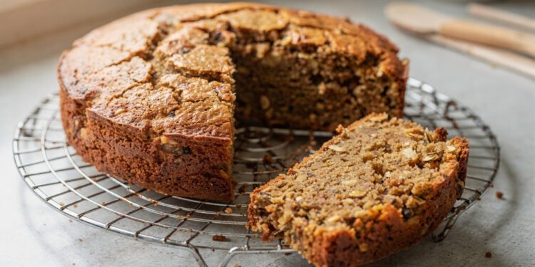 Bolo saudável sem farinha de trigo e sem açúcar: macio, simples e nutritivo para fazer em casa