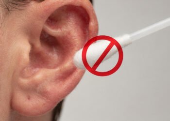 Otorrinolaringologistas fazem alerta grave e revelam a única forma correta e segura de limpar os ouvidos em casa