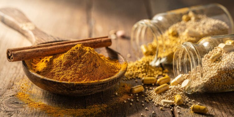 Alerta médico urgente para quem consome canela, gengibre e cúrcuma todos os dias misturados na comida