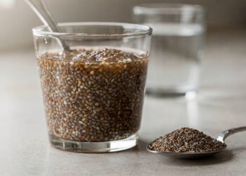 O truque de consumir uma colher desta semente antes do almoço que corta a vontade de comer doces a meio da tarde