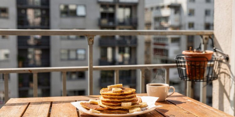 Troquei o pão por essa panqueca de banana e aveia no café da manhã quando comecei a reduzir açúcar