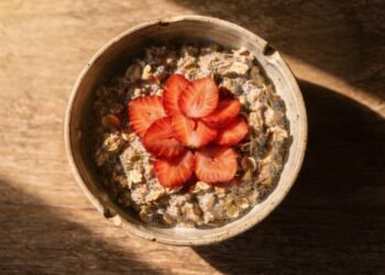 O alimento comum que supera o ovo no café da manhã e mantém a sua fome bloqueada até a hora do almoço