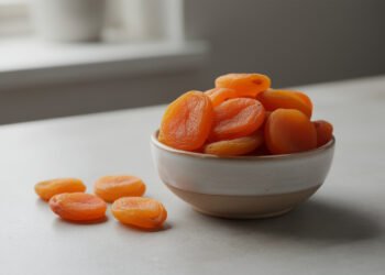 Essa frutinha alaranjada pode deixar pele, olhos e bem-estar mais saudáveis no dia a dia