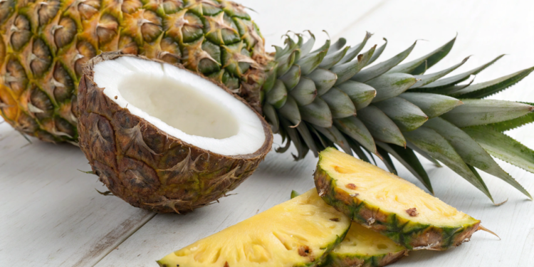 O fruto tropical que hidrata o corpo, ajuda na digestão e contribui para a saúde do coração