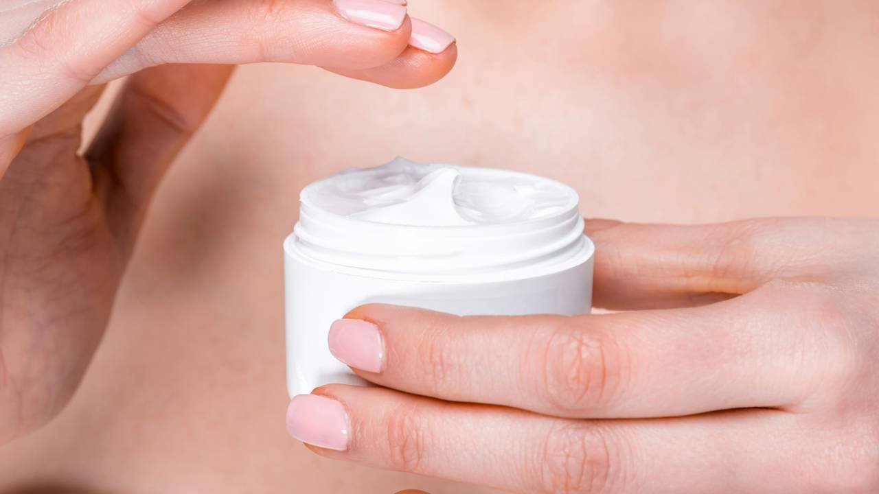 4 hidratantes corporais da Natura que deixam a pele perfumada por horas
