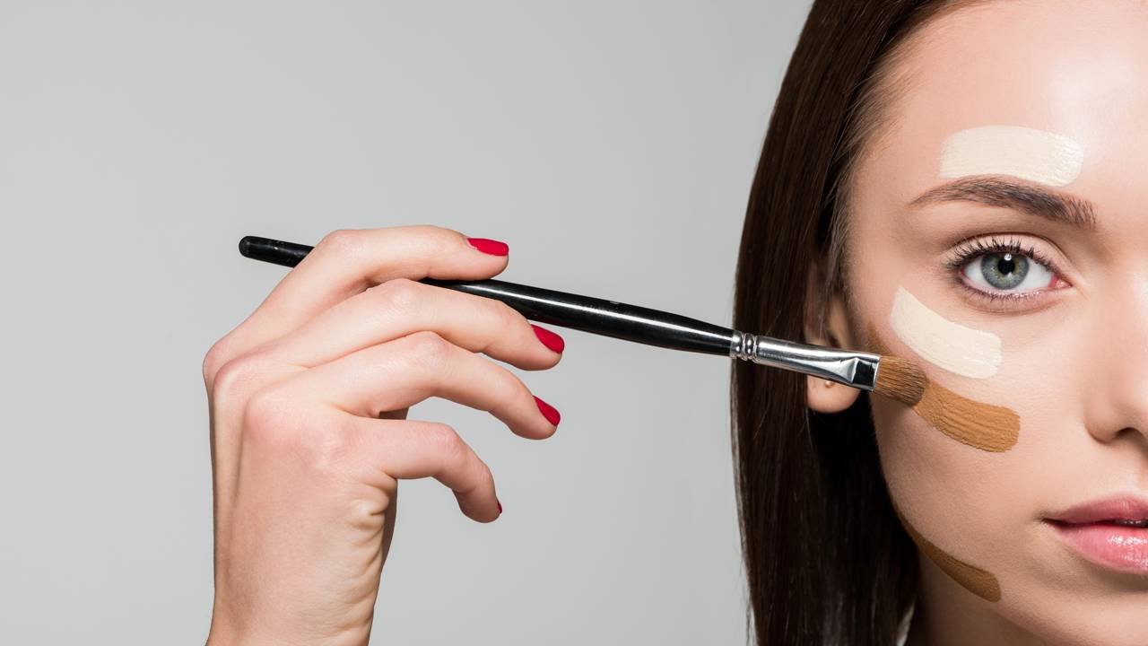 5 bases da Maybelline que têm cobertura alta e efeito natural na pele
