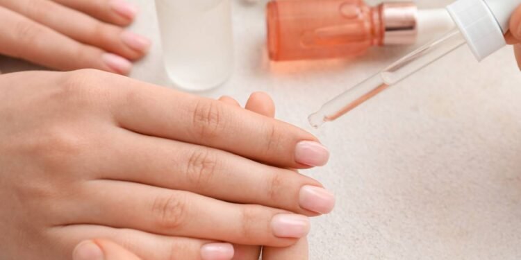 Quando o uso do óleo se torna um hábito diário, os resultados tendem a aparecer de forma gradual, mas consistente - Créditos: depositphotos.com / serezniy