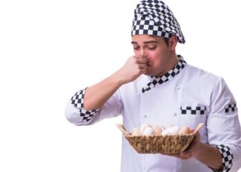 Como saber se um ovo está estragado sem precisar quebrá-lo nunca