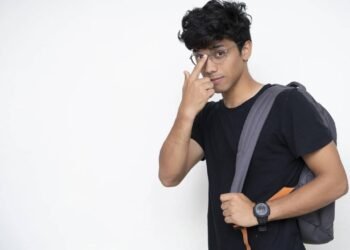 A psicologia explica por que pessoas criadas em ambientes seguros podem parecer menos desconfiadas