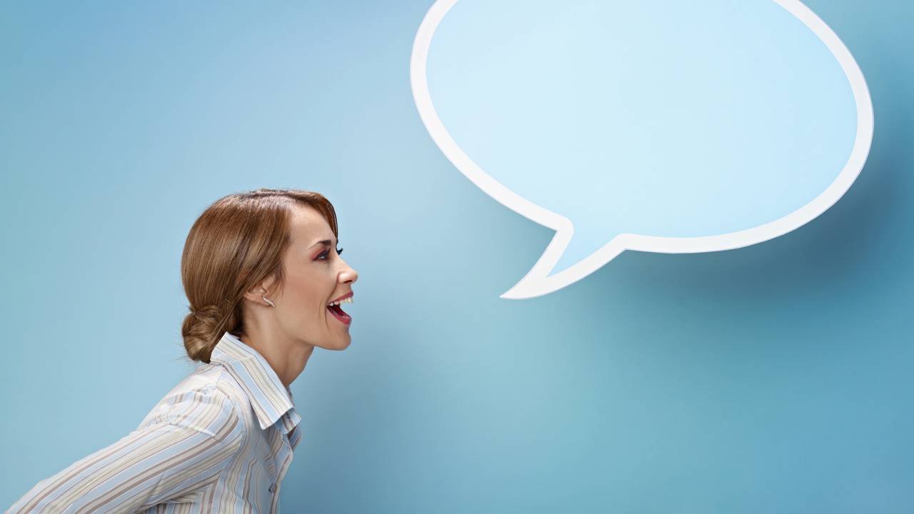 Você também começa frases com “tipo assim”? Veja o que isso revela sobre sua forma de pensar
