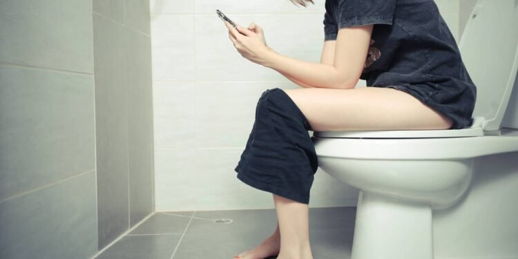 O que a cor da urina revela sobre sua saúde e por que esse sinal merece atenção