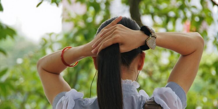 O que significa prender o cabelo muito apertado todos os dias