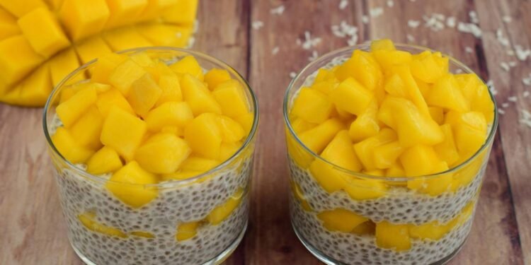 O pudim de chia é uma mistura de sementes de chia hidratadas em um líquido até formar um gel espesso - Créditos: depositphotos.com / widyastuti