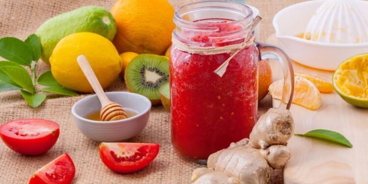 No preparo, basta lavar bem as frutas frescas ou usar as congeladas direto no liquidificador - Créditos: depositphotos.com / Kerdkanno