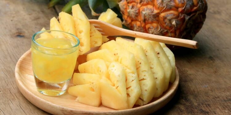 A retenção de líquidos costuma aparecer por causa de fatores como muito sal na comida - Créditos: depositphotos.com / oilslo