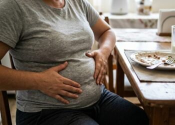 Se você sente inchaço abdominal após comer, pode ser excesso de gases ou intolerância alimentar