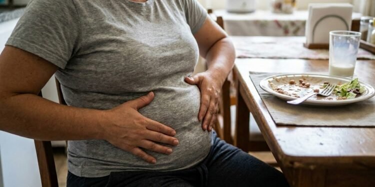 Se você sente inchaço abdominal após comer, pode ser excesso de gases ou intolerância alimentar