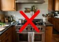 A cozinha difícil de limpar passou de moda: o sistema que substitui bocas e grelhas por ser mais simples e elegante