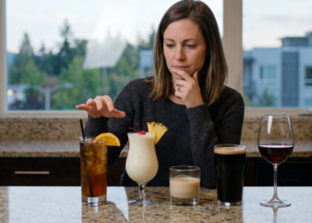 Poucos sabem qual bebida alcoólica tem mais calorias em um copo