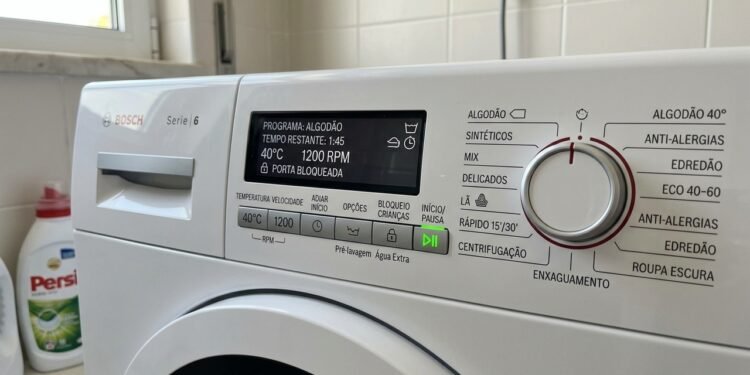 Esse botão da máquina de lavar parece simples, mas muda totalmente o resultado das roupas