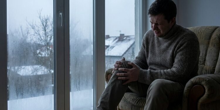 Mudanças de clima e dores no corpo: por que o cérebro reage ao frio sem lesão?