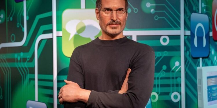 Steve Jobs, cofundador da Apple, refletiu: “Seu trabalho vai preencher uma parte significativa da sua vida, e a única maneira de ficar realmente satisfeito é fazer o que você acredita ser um trabalho ótimo”