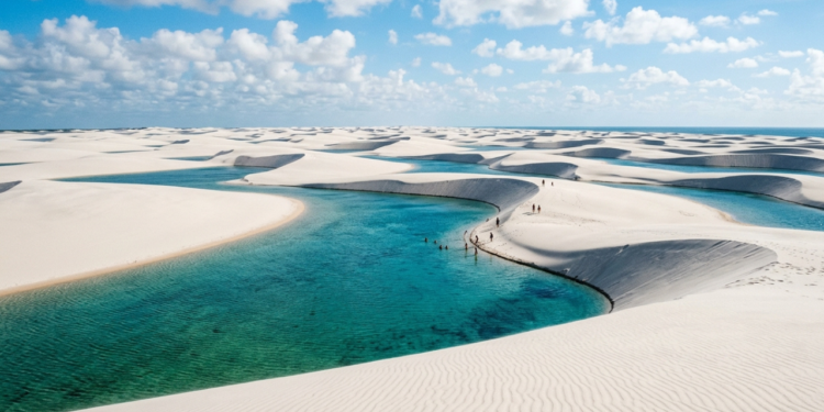 Eleito destino do ano pelo The New York Times, esse deserto no Brasil tem lagoas que aparecem e desaparecem