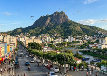 A Capital Mundial do Voo Livre que os mineiros chamam de “Valadólares” tem a montanha preta mais famosa do voo livre