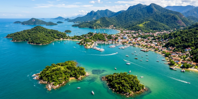 Com 365 ilhas para 365 dias do ano, esse paraíso abriga a maior ilha do Rio de Janeiro e é Patrimônio da UNESCO