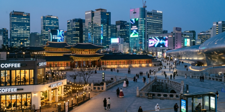 Seul reúne história milenar, cultura pop e modernidade tudo em um mesmo cenário. / Imagem ilustrativa