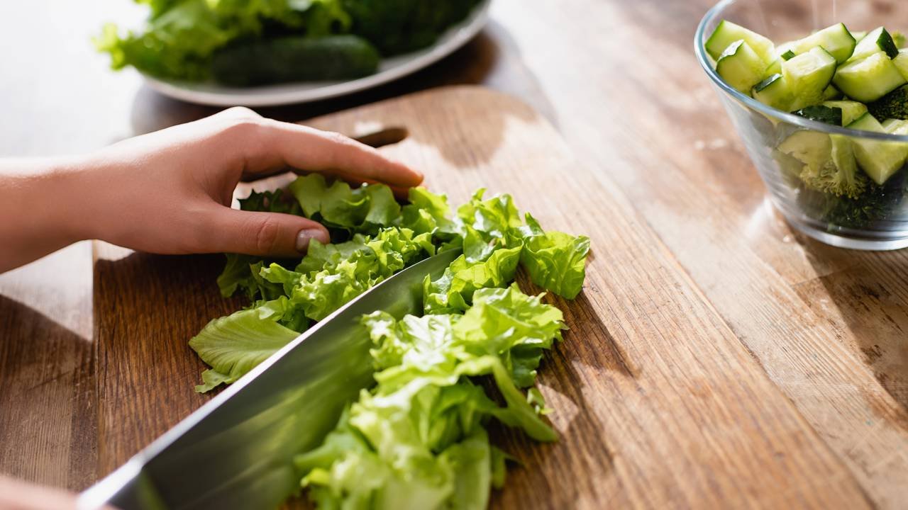 Vegetal fácil de plantar em casa que cresce rápido e pode ser colhido em poucas semanas
