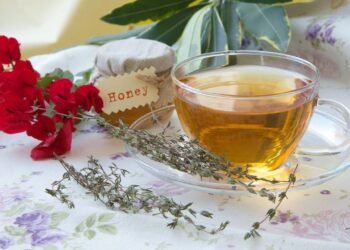 Chás diuréticos reduzem inchaço e eliminam líquidos mas um detalhe pode fazer diferença