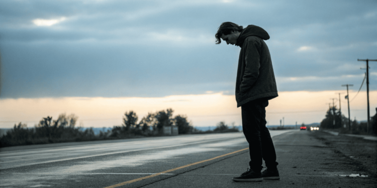 crianças que foram constantemente criticadas se tornam adultos que se cobram excessivamente