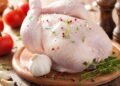 O frango mais consumido no Brasil que pode afetar o intestino e sobrecarregar o fígado