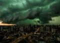 O que significa quando o céu fica verde antes de uma tempestade forte