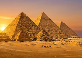 Construção antiga impressiona pelo tamanho e precisão, técnica usada ainda gera debate